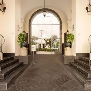 Palazzo Caracciolo 4*, Nápoles Itália